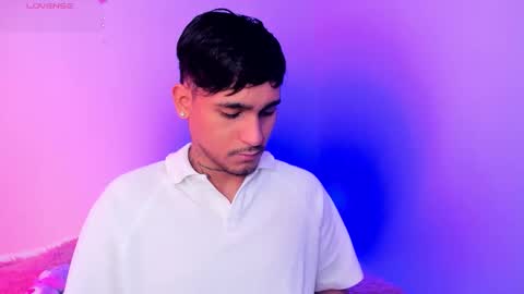 Christian Wang online show from December 2025 05:07:01 PM