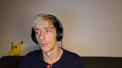 Christopher online show from October 2025 05:11:01 PM