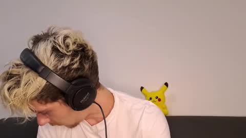 Christopher online show from October 2025 11:27:02 PM