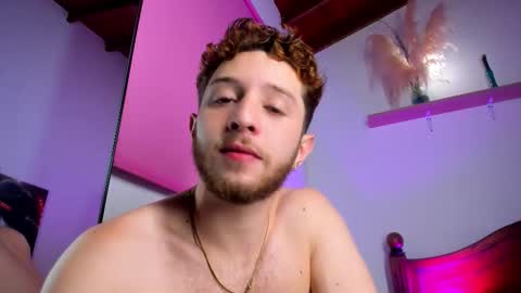 Snapshot of chrisstianford chatting on November 2025 06:33:02 AM Hi dont forguet to follow me online show from November 2025 06:33:02 AM