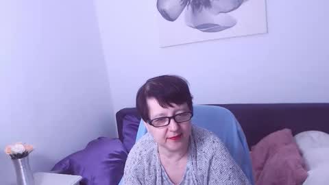 Christa online show from November 2025 10:32:02 PM