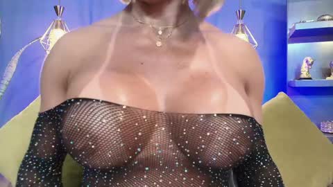 Christiekroes online show from May 2026 12:16:02 AM