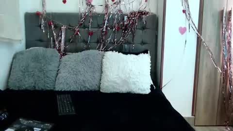 Christine Moore online show from September 2025 05:37:01 PM