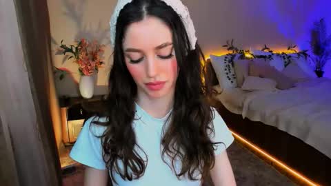 christinaconteeree online show from September 2025 11:22:02 AM