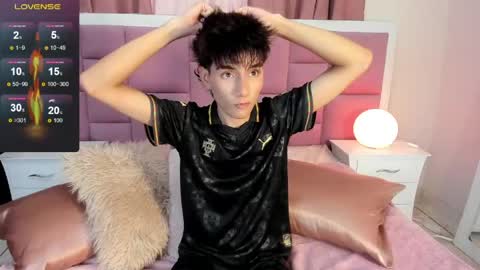 Snapshot of christopher_robin4 chatting on May 2026 07:23:02 PM Chris online show from May 2026 07:23:02 PM
