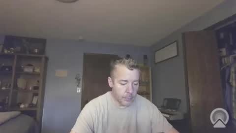 chrisw8121 online show from April 2026 01:01:01 PM