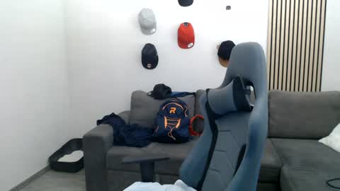 Snapshot of chrizz80 chatting on July 2026 03:54:02 PM Chrizz online show from July 2026 03:54:02 PM