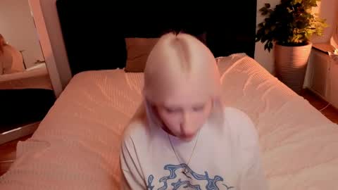 EvaBlonde TayaBrunette EliieBlack hair online show from May 2026 07:56:02 PM