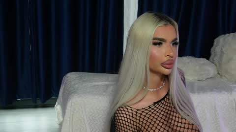 Chrystal online show from May 2026 04:01:02 PM