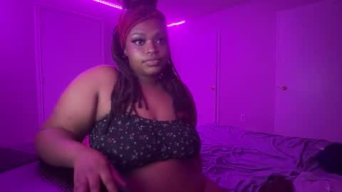 Snapshot of chubbeedweeb chatting on September 2025 04:36:02 AM EmberEssence online show from September 2025 04:36:02 AM