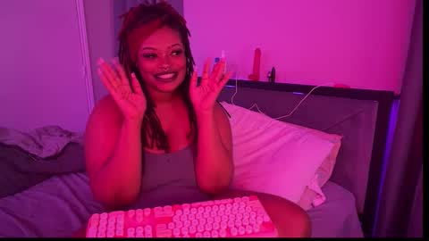 Snapshot of chubbeedweeb chatting on November 2025 06:14:02 AM EmberEssence online show from November 2025 06:14:02 AM