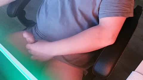 Snapshot of chucky606 chatting on January 2025 05:15:01 PM chucky606 online show from January 2025 05:15:01 PM