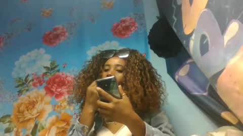 Snapshot of ciciazzhh chatting on June 2026 05:19:02 AM ciciazzhh online show from June 2026 05:19:02 AM