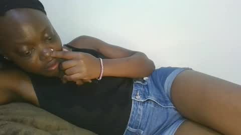 Snapshot of cilia_petite chatting on December 2025 09:25:01 AM cilia petite online show from December 2025 09:25:01 AM