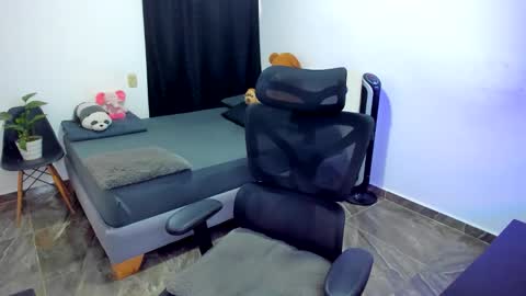 Luna and Sebas  online show from February 2026 09:35:01 PM