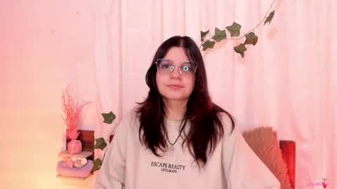 Snapshot of cinderella_lewis chatting on February 2025 04:28:01 PM Sofi Eva and Mey online show from February 2025 04:28:01 PM