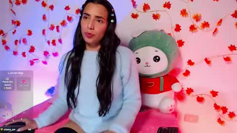 Snapshot of cinderella_lewis chatting on February 2025 08:10:01 AM Sofi Eva and Mey online show from February 2025 08:10:01 AM