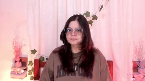 Snapshot of cinderella_lewis chatting on February 2025 03:38:01 PM Sofi Eva and Mey online show from February 2025 03:38:01 PM