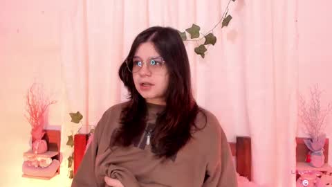 Snapshot of cinderella_lewis chatting on February 2025 05:16:02 PM Sofi Eva and Mey online show from February 2025 05:16:02 PM