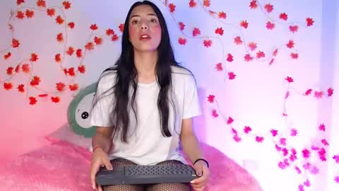 Snapshot of cinderella_lewis chatting on March 2025 08:13:01 AM Sofi Eva and Mey online show from March 2025 08:13:01 AM