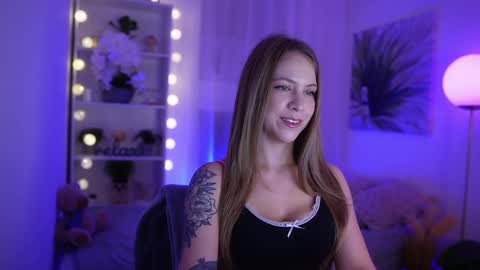 Snapshot of cindy_grey_ chatting on September 2025 06:35:02 PM Cintybaby online show from September 2025 06:35:02 PM