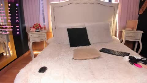 Cindy  online show from January 2025 08:00:01 PM