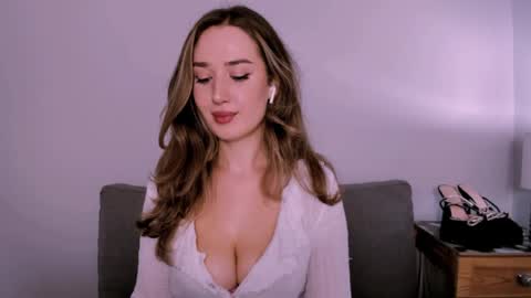 Snapshot of cindyprettywomen chatting on July 2026 04:24:01 PM cindyprettywomen online show from July 2026 04:24:01 PM