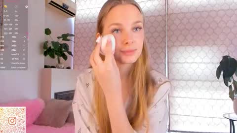 Im Cindy online show from October 2025 06:11:02 AM