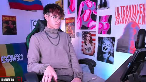 Snapshot of cinnamon_boyxxx chatting on December 2024 04:59:02 AM David     Independent Model online show from December 2024 04:59:02 AM