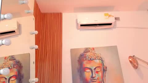 Cintia online show from November 2025 12:11:01 PM