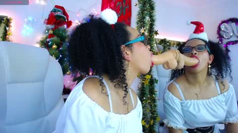 Snapshot of cintia_holms chatting on December 2024 05:08:01 PM Cintia online show from December 2024 05:08:01 PM