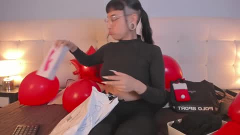 Cintya online show from February 2025 09:20:02 PM