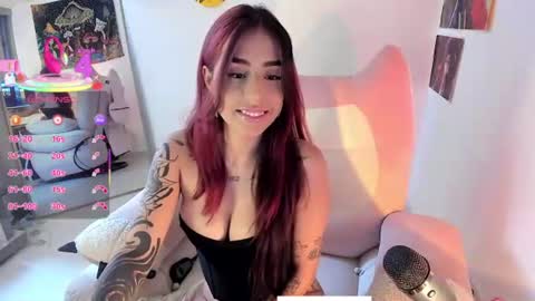 Snapshot of circe_l chatting on July 2026 09:32:02 PM Paulina online show from July 2026 09:32:02 PM