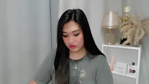 Snapshot of claire_wntr chatting on May 2026 05:12:01 AM CLAIRE online show from May 2026 05:12:01 AM