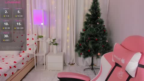 Claire Faers online show from December 2024 02:13:02 PM