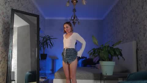 Clara online show from October 2025 05:19:02 PM