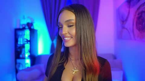 Clara smile online show from October 2025 06:38:02 PM