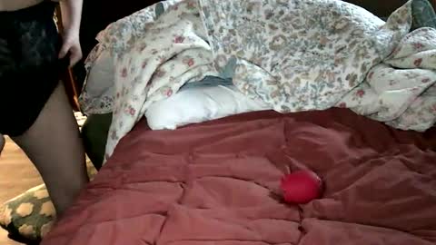 Snapshot of clararuby chatting on December 2025 08:27:01 PM clararuby online show from December 2025 08:27:01 PM