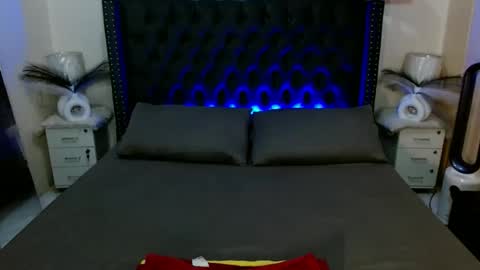 clara online show from December 2025 05:17:01 PM