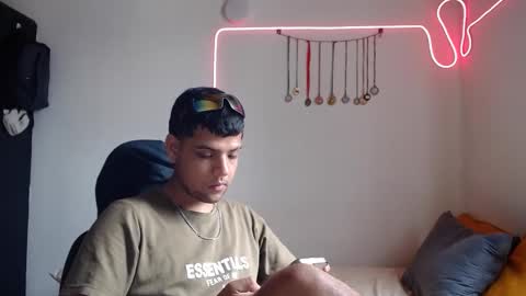 Clarentz bby online show from September 2025 06:20:01 PM