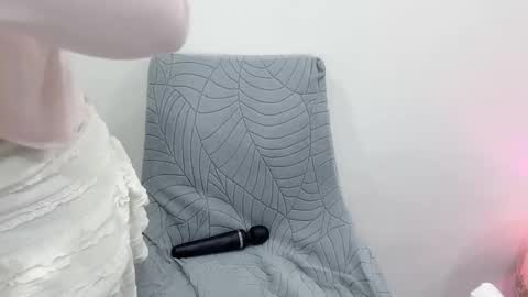 Snapshot of clari_yumi chatting on November 2025 01:23:01 PM Clari online show from November 2025 01:23:01 PM