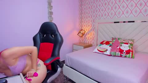 Snapshot of clarise_hall chatting on December 2024 07:56:01 PM C L A R I S E online show from December 2024 07:56:01 PM