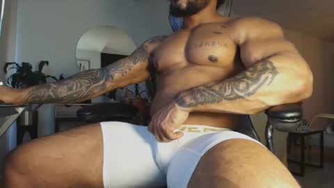 Snapshot of clark_strong chatting on June 2026 01:02:01 PM clark_strong online show from June 2026 01:02:01 PM