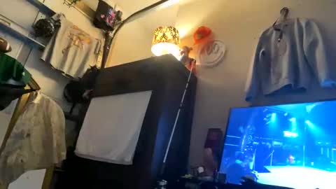 Snapshot of clarkshammer95 chatting on March 2025 10:43:02 PM clarkshammer95 online show from March 2025 10:43:02 PM