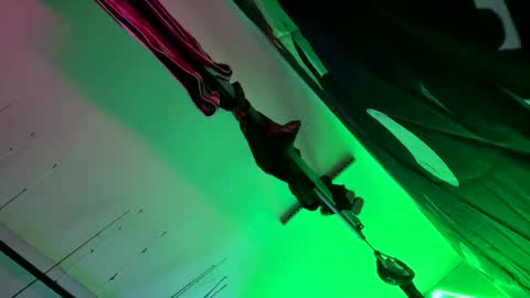 Snapshot of clarkshammer95 chatting on October 2025 04:16:02 AM clarkshammer95 online show from October 2025 04:16:02 AM