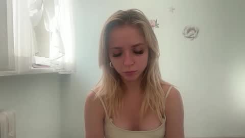 Snapshot of claudiagold chatting on September 2025 05:40:01 AM ClaudiaGold online show from September 2025 05:40:01 AM