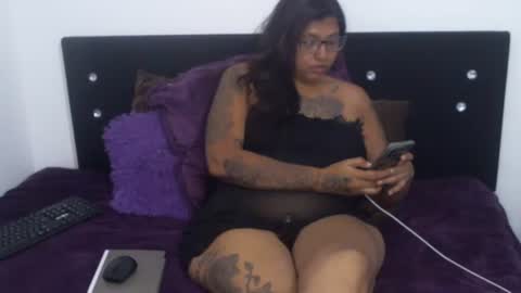 claudine valencia online show from December 2025 07:18:01 PM