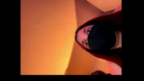 clementine75009 online show from April 2026 05:43:02 PM