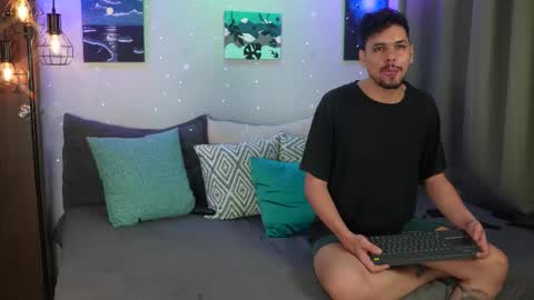 Snapshot of cleoanubis_ chatting on November 2025 05:51:02 AM Girl Juliana and Federico online show from November 2025 05:51:02 AM