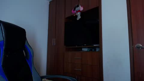 Snapshot of cleopatra_cute chatting on January 2025 03:27:02 AM Nicol online show from January 2025 03:27:02 AM